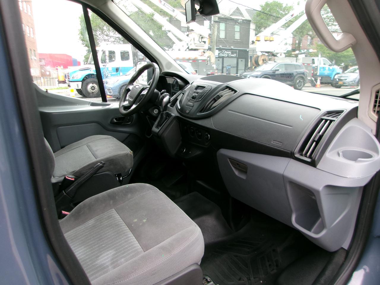 Ford Transit 250 Van High Roof w/Sliding Pass. 148-in. WB EL 2019
