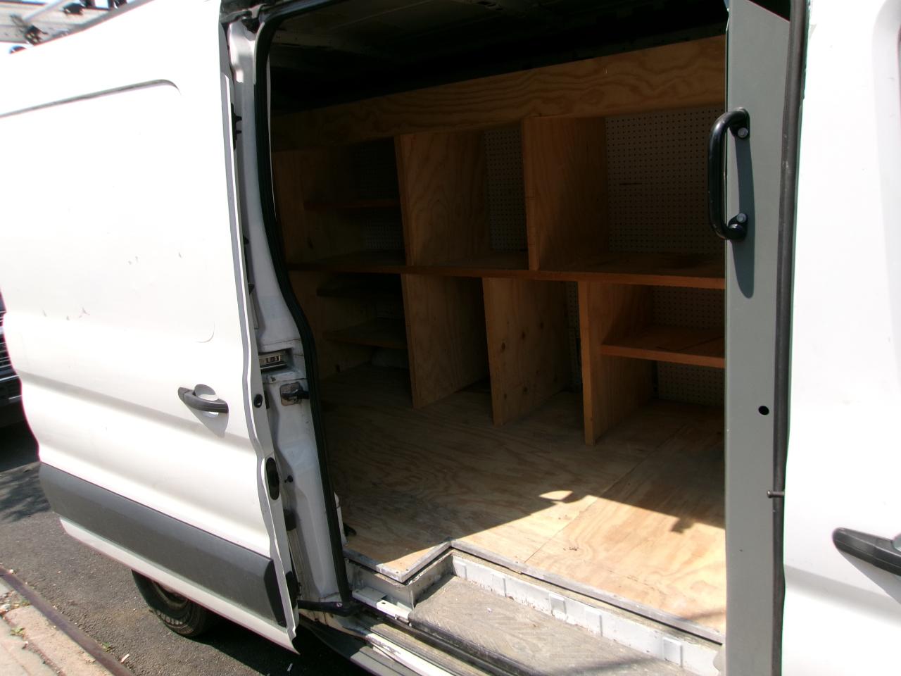 Ford Transit 250 Van Med. Roof w/Sliding Pass. 148-in. WB 2018