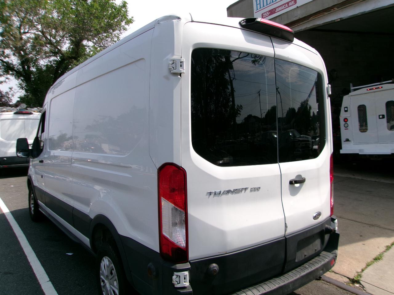 Ford Transit 250 Van Med. Roof w/Sliding Pass. 148-in. WB 2019