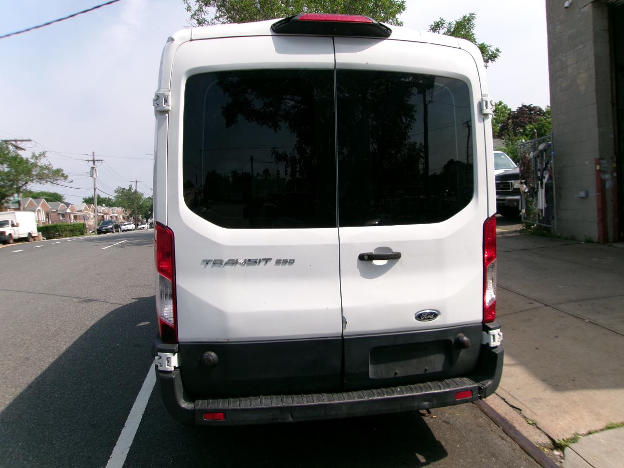 Ford Transit 250 Van Med. Roof w/Sliding Pass. 148-in. WB 2019