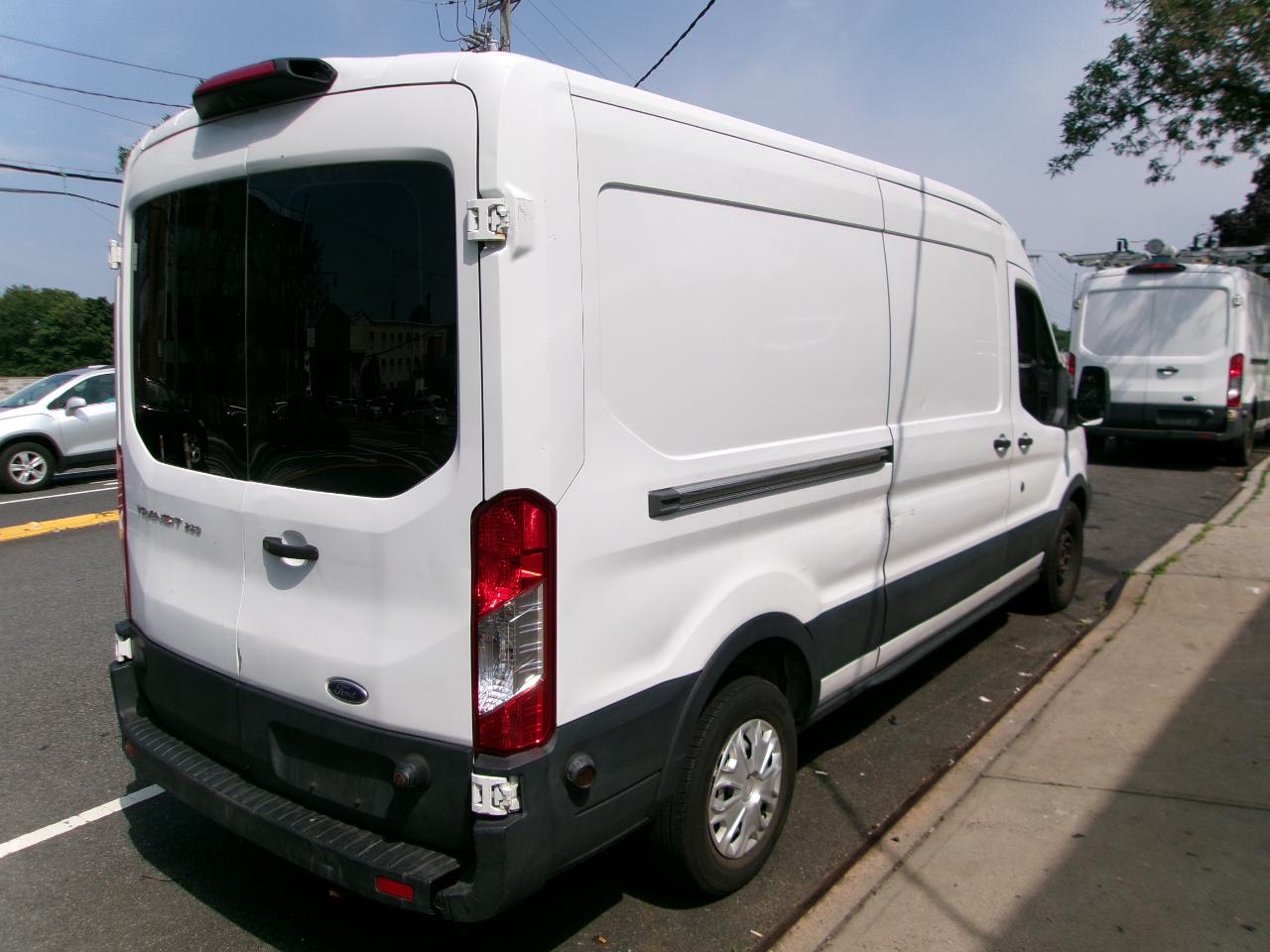 Ford Transit 250 Van Med. Roof w/Sliding Pass. 148-in. WB 2019