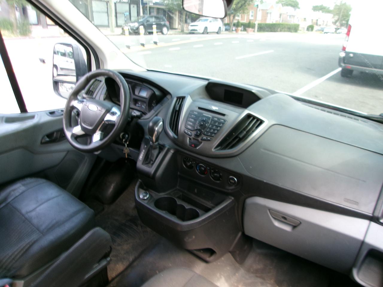 Ford Transit 250 Van Med. Roof w/Sliding Pass. 148-in. WB 2019