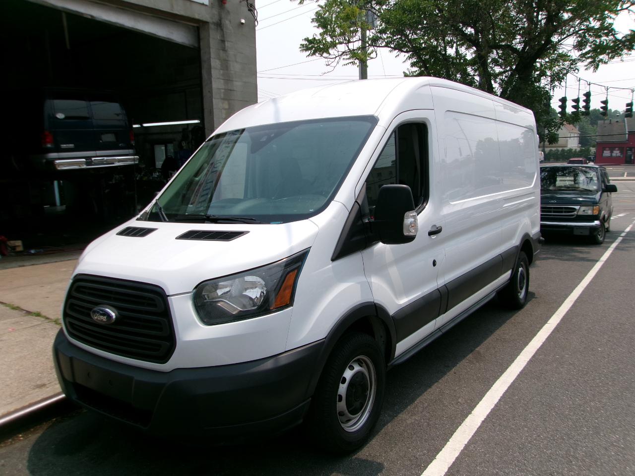 Ford Transit 250 Van Med. Roof w/Sliding Pass. 148-in. WB 2017