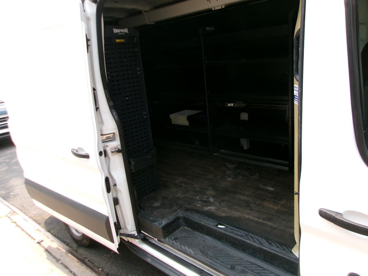 Ford Transit 250 Van Med. Roof w/Sliding Pass. 148-in. WB 2017