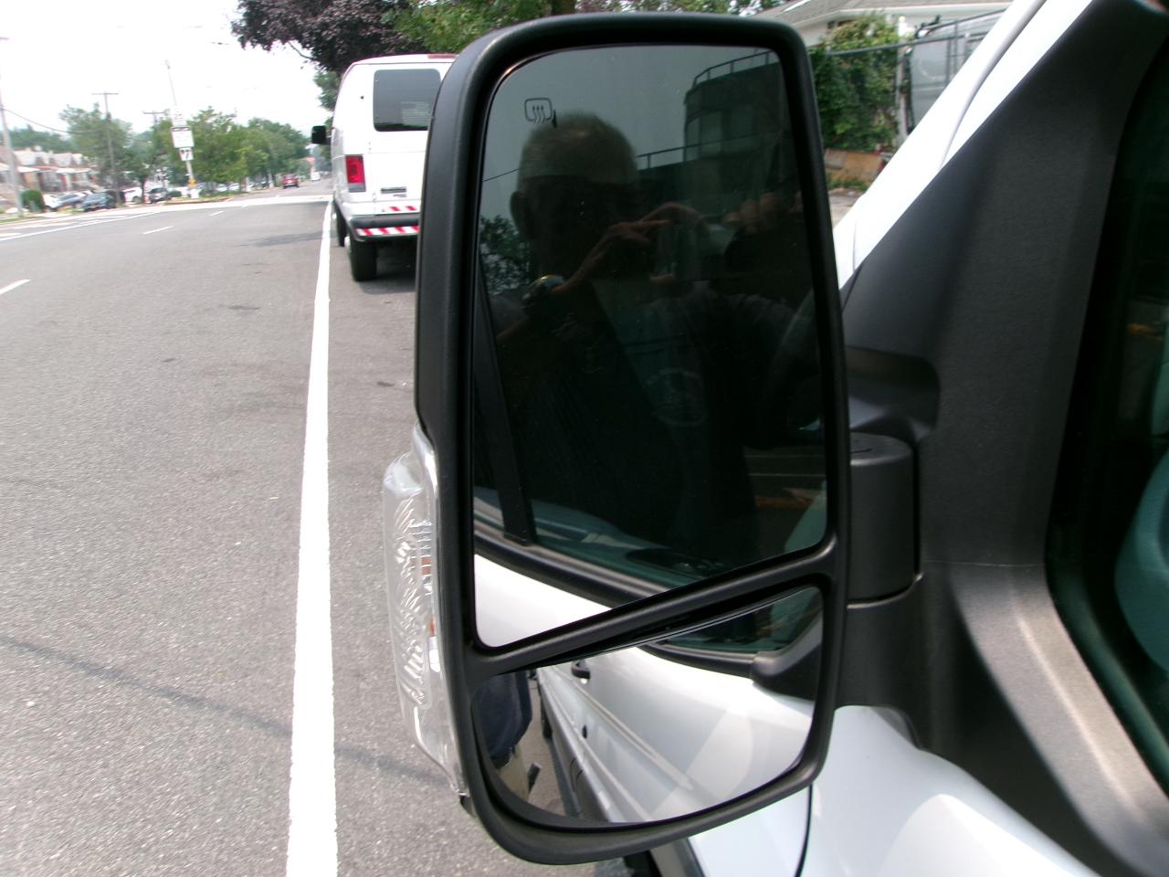 Ford Transit 250 Van Med. Roof w/Sliding Pass. 148-in. WB 2017