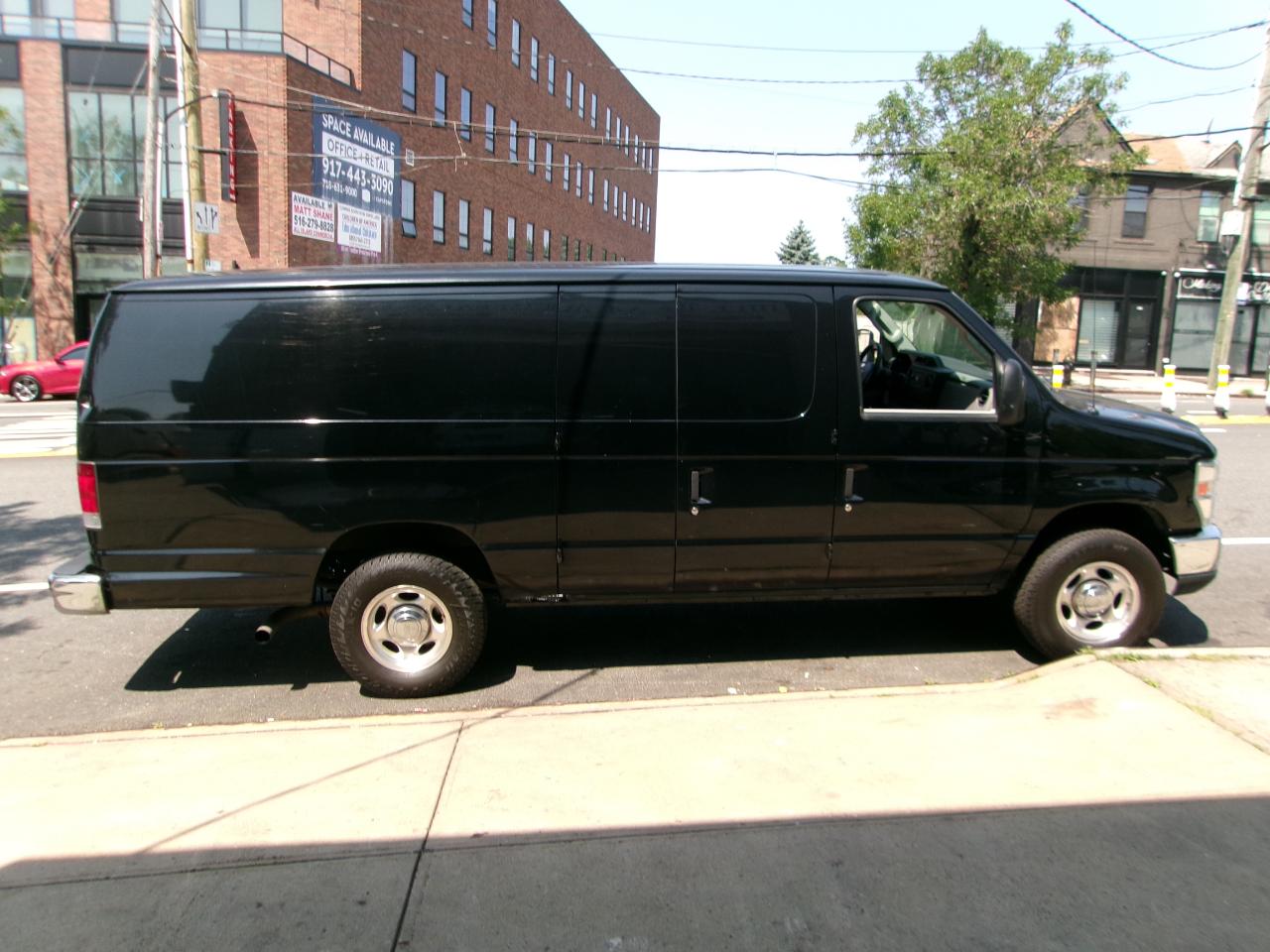 Ford Econoline E-350 Super Duty Extended 2013