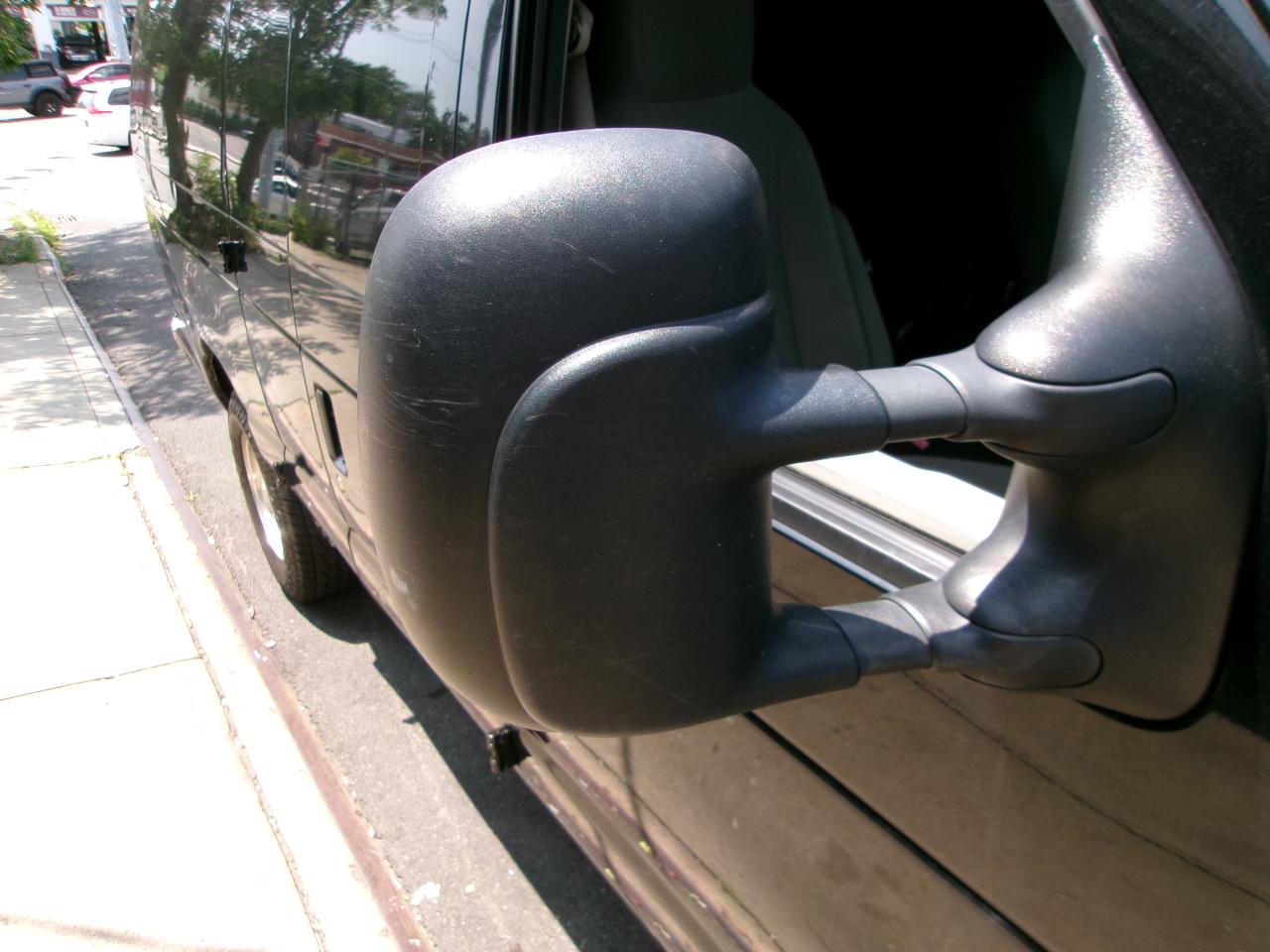 Ford Econoline E-350 Super Duty Extended 2013