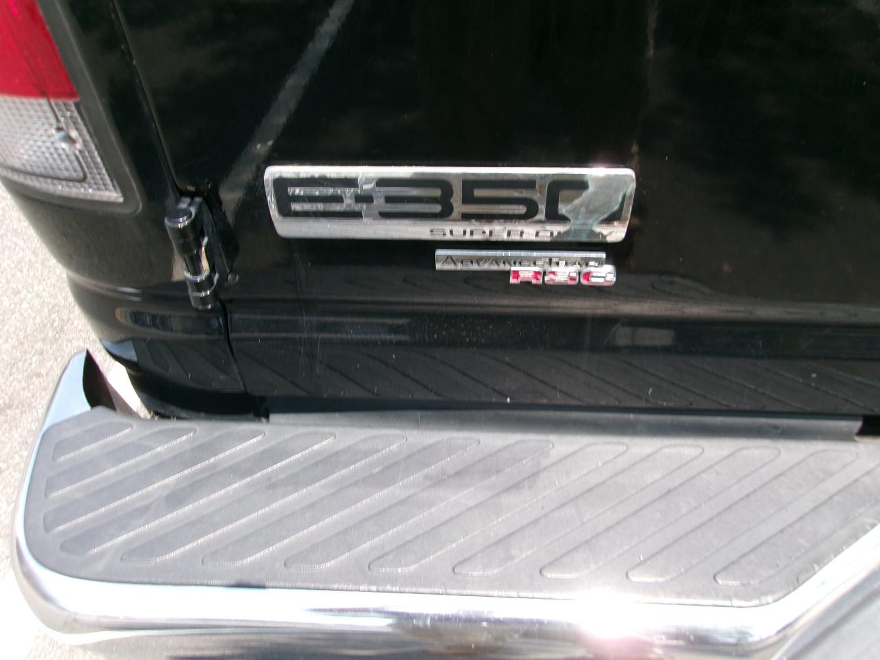 Ford Econoline E-350 Super Duty Extended 2013