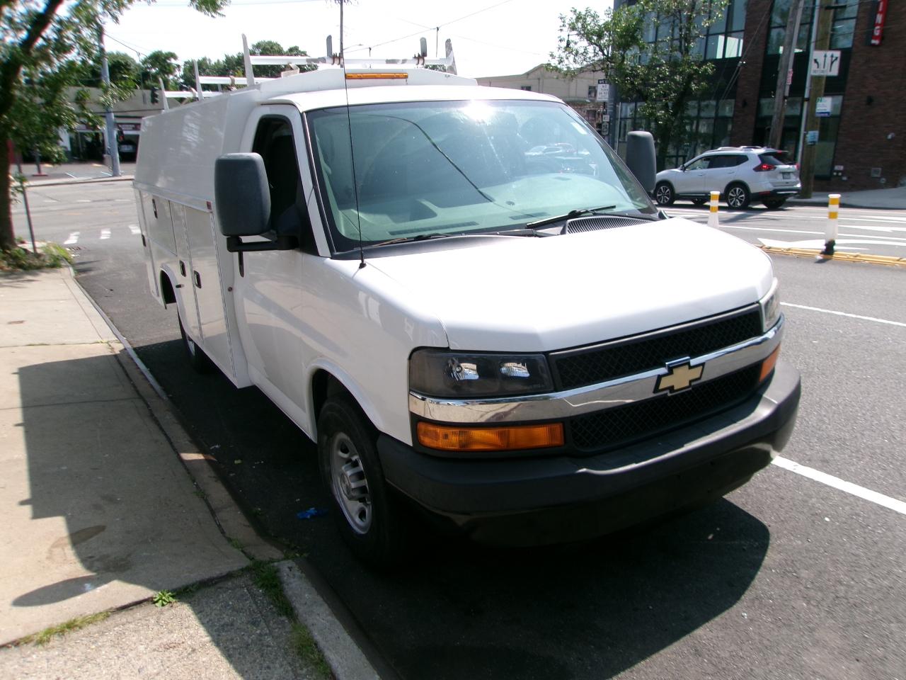 Chevrolet Express G3500 139" 2015