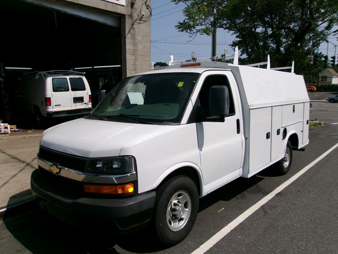 Chevrolet Express G3500 139" 2015