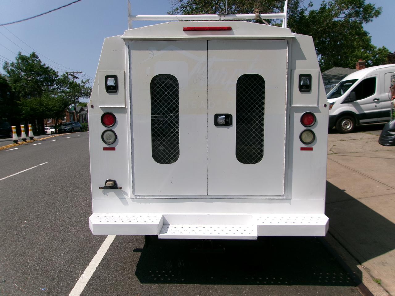 Chevrolet Express G3500 139" 2015