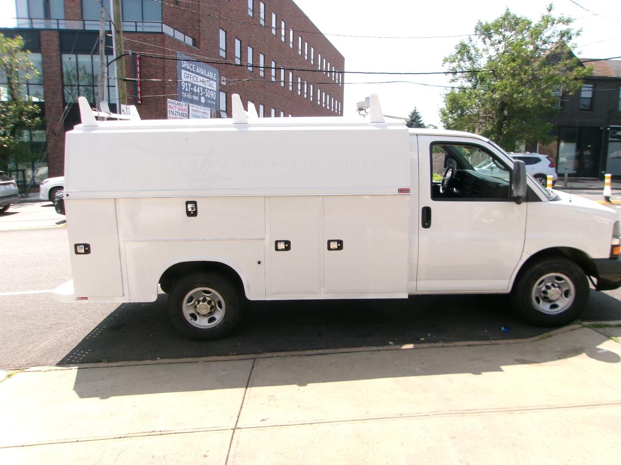 Chevrolet Express G3500 139" 2015
