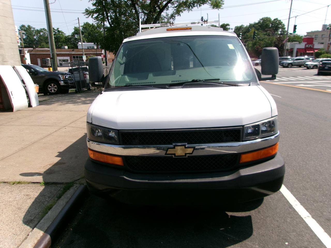 Chevrolet Express G3500 139" 2015