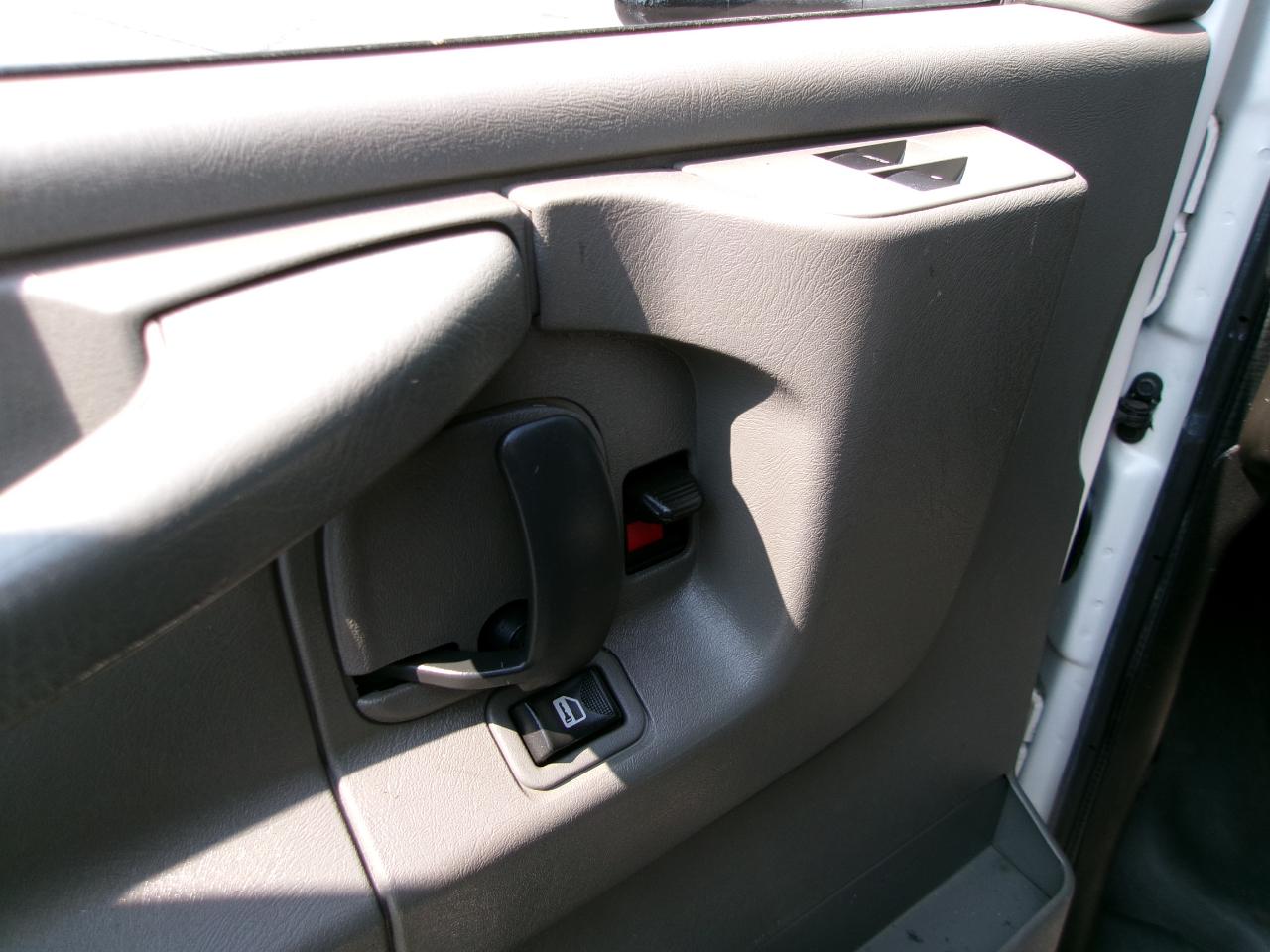 Chevrolet Express G3500 139" 2015