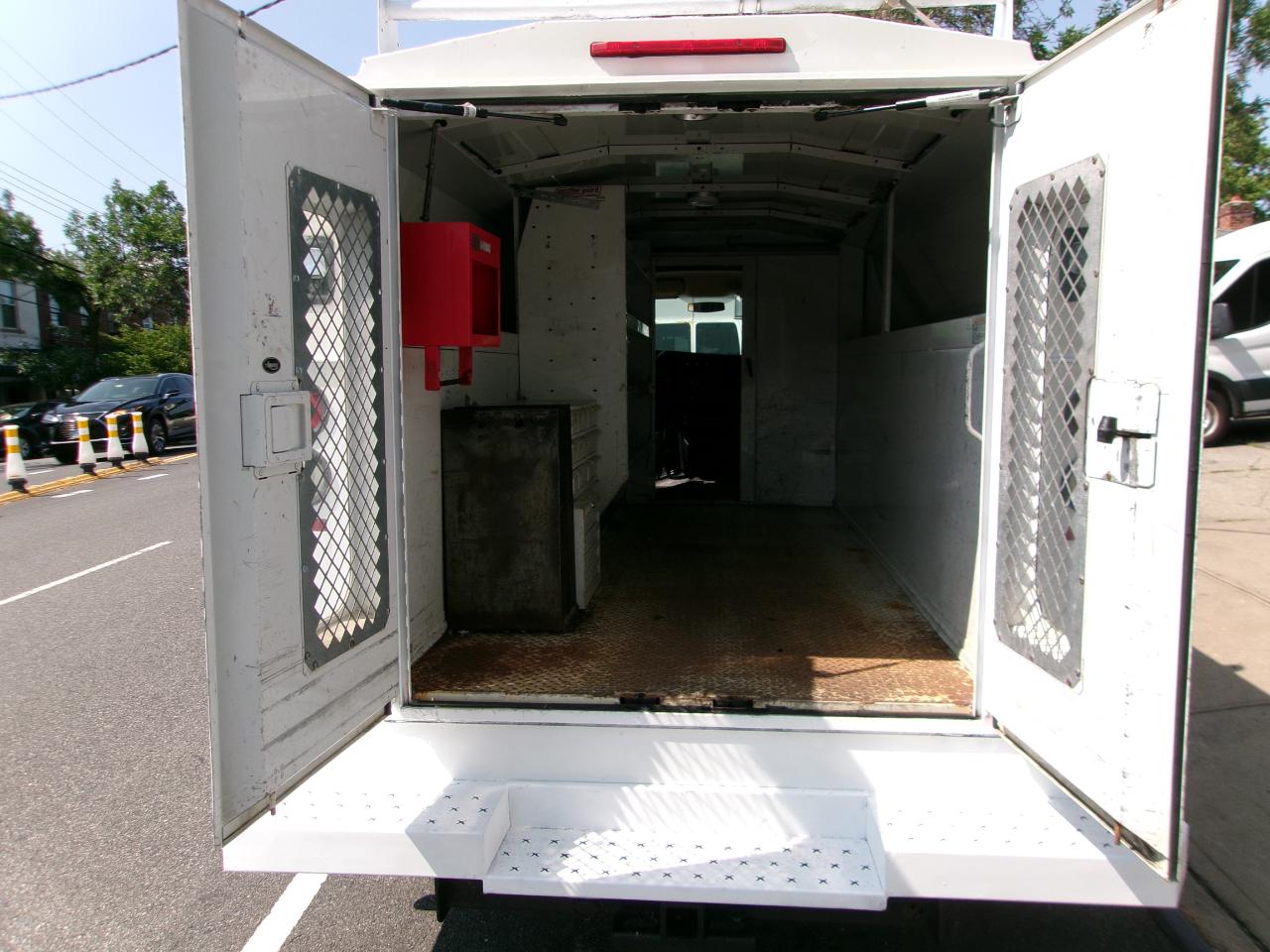 Chevrolet Express G3500 139" 2015