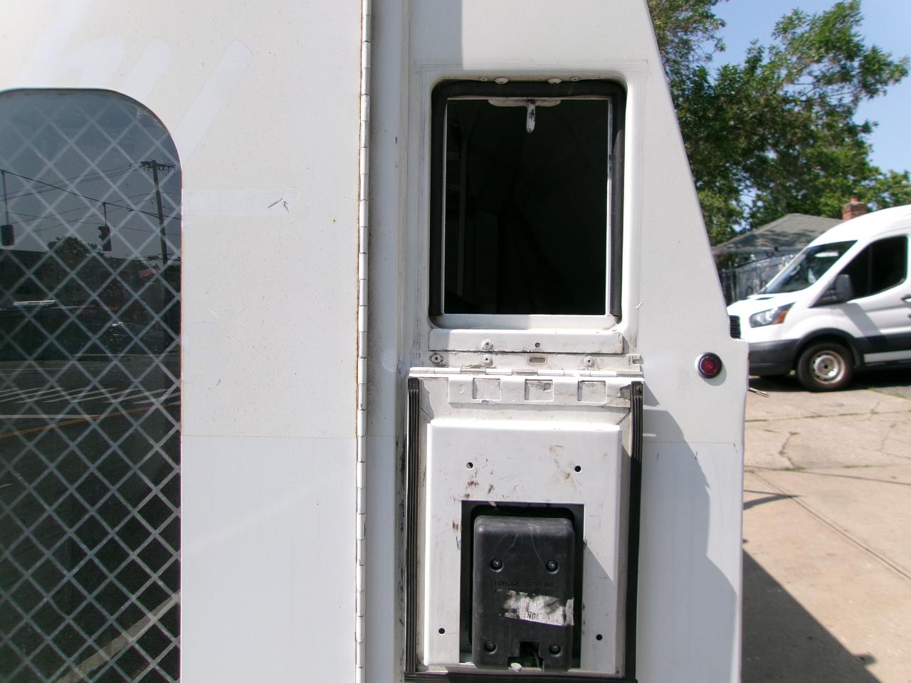 Chevrolet Express G3500 139" 2015