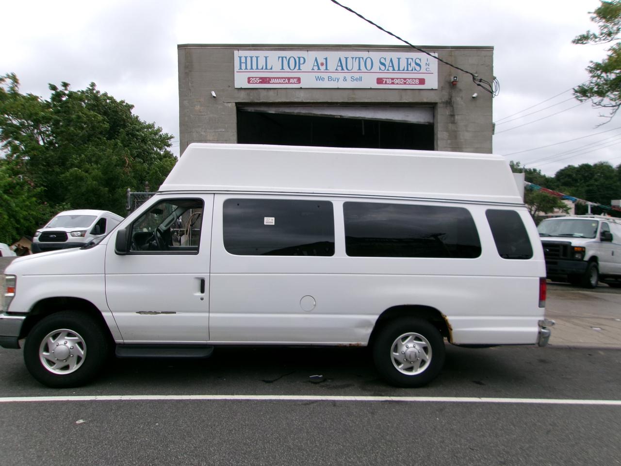 Ford Econoline E-350 XLT Super Duty Extended 2013