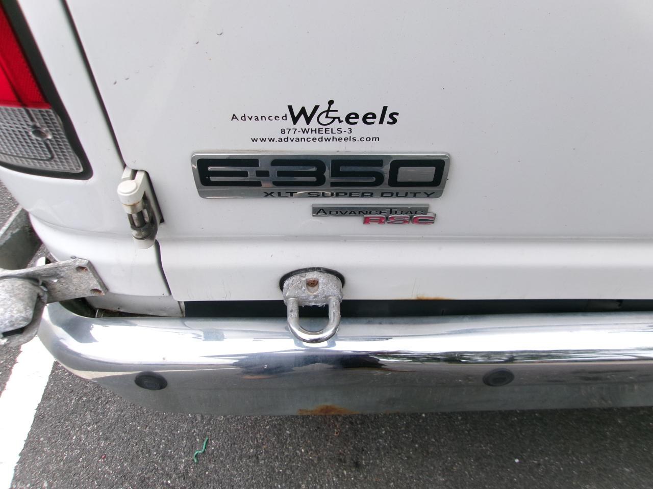 Ford Econoline E-350 XLT Super Duty Extended 2013