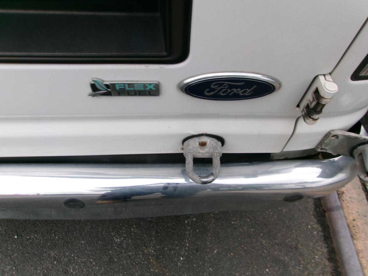 Ford Econoline E-350 XLT Super Duty Extended 2013