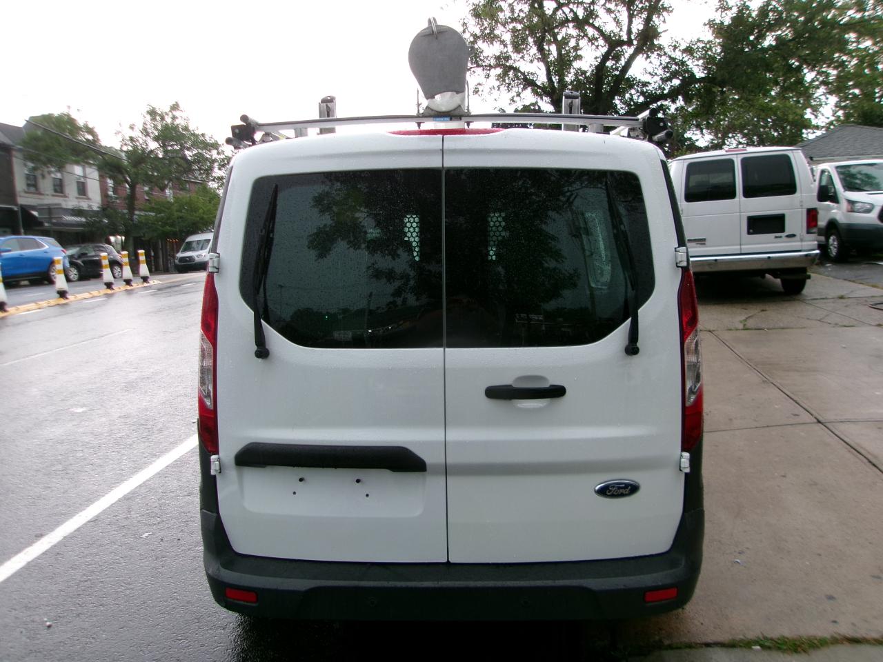 Ford Transit Connect Cargo Van XL LWB w/Rear 180 Degree Door 2017