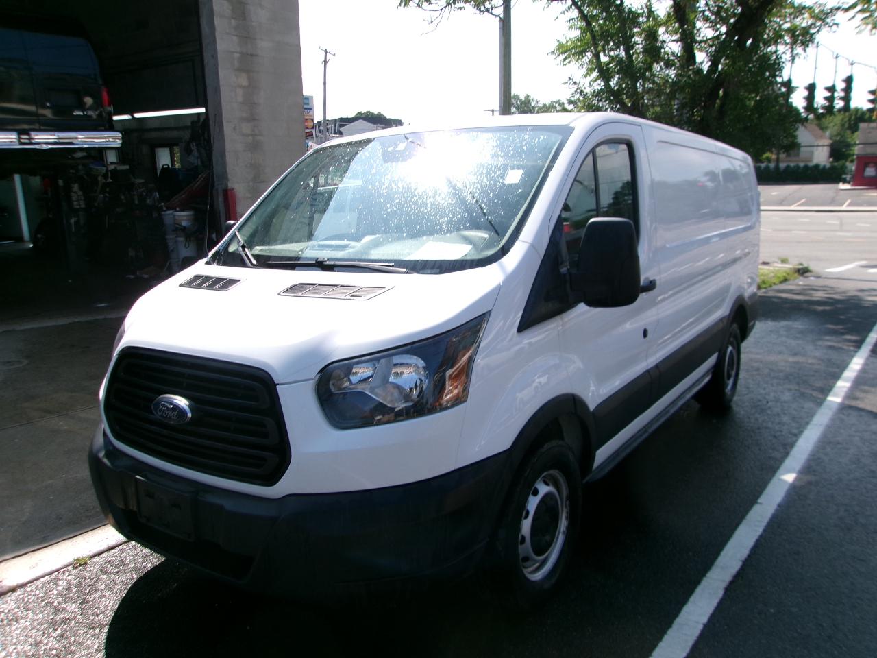 Ford Transit 150 Van Low Roof w/Sliding Pass. 130-in. WB 2019