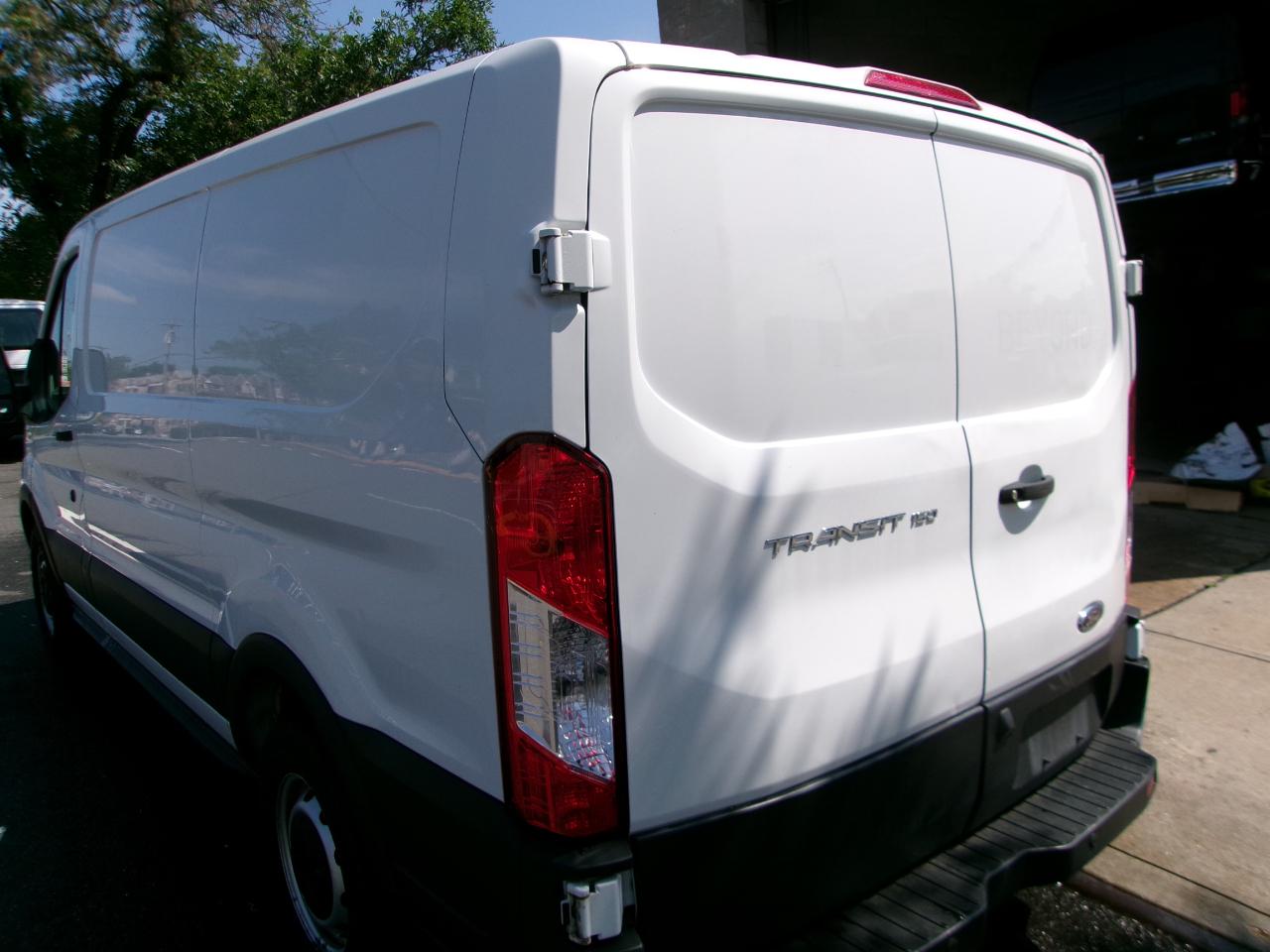 Ford Transit 150 Van Low Roof w/Sliding Pass. 130-in. WB 2019