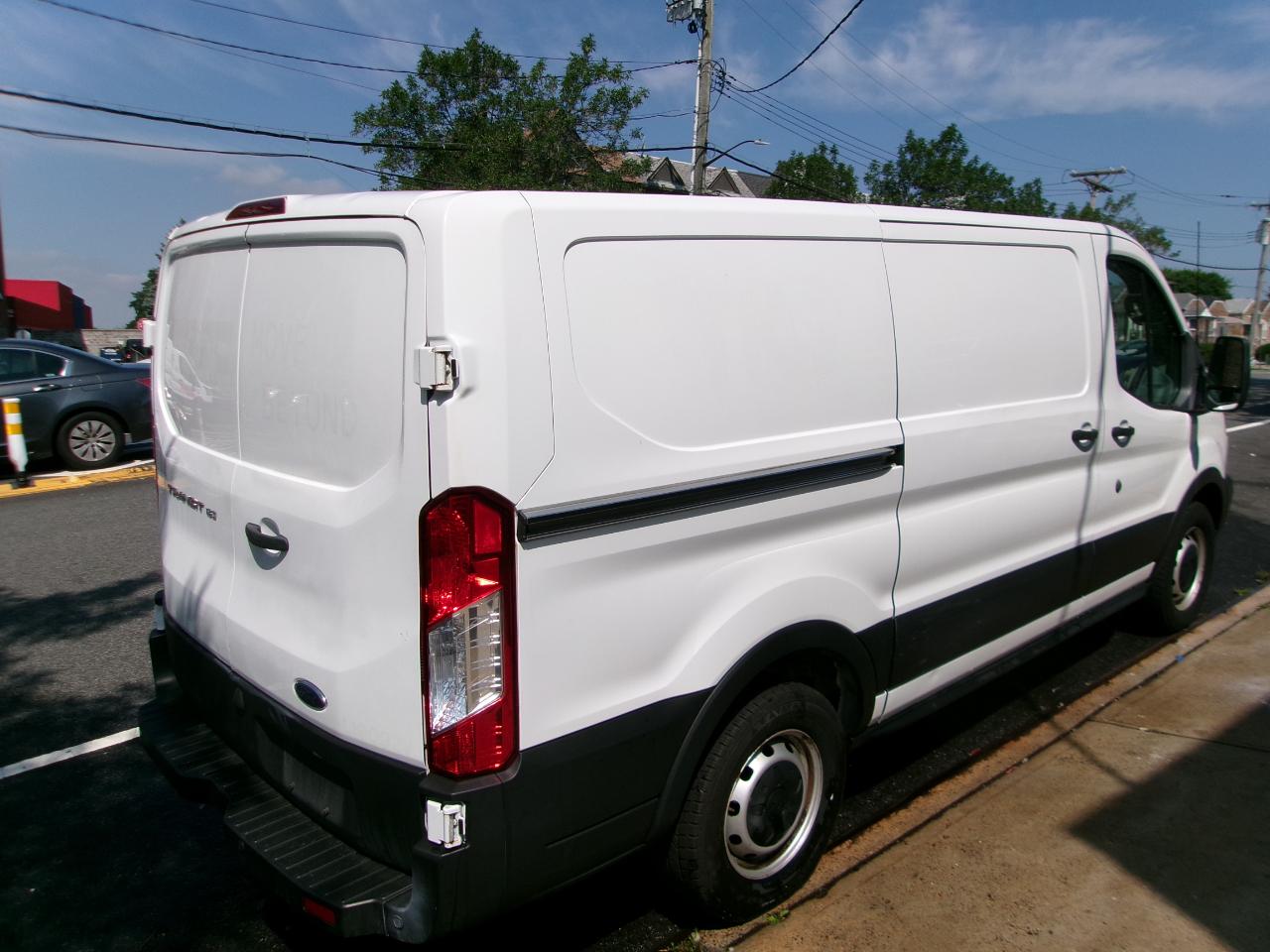 Ford Transit 150 Van Low Roof w/Sliding Pass. 130-in. WB 2019