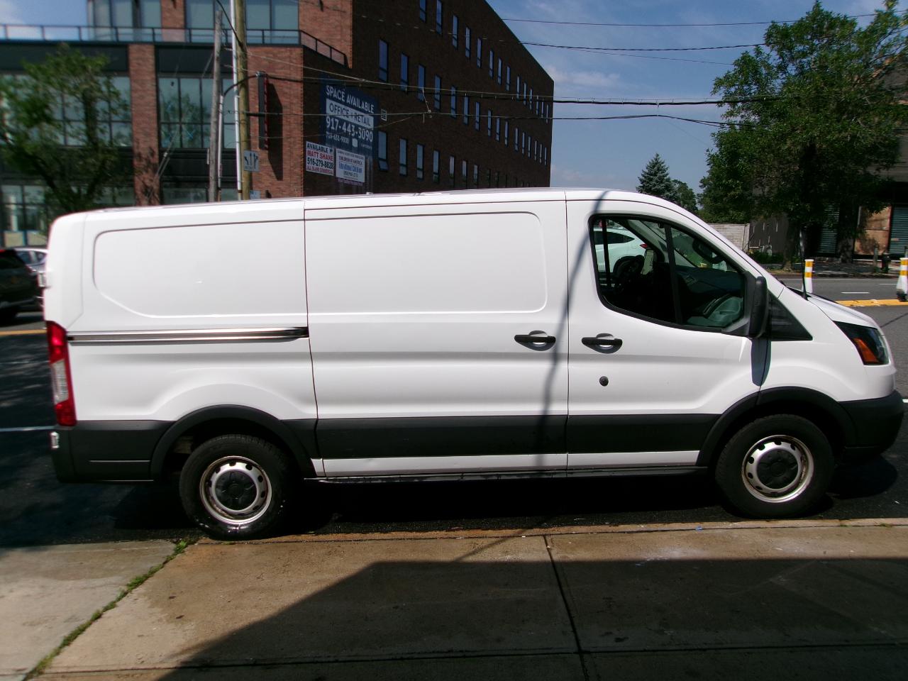 Ford Transit 150 Van Low Roof w/Sliding Pass. 130-in. WB 2019