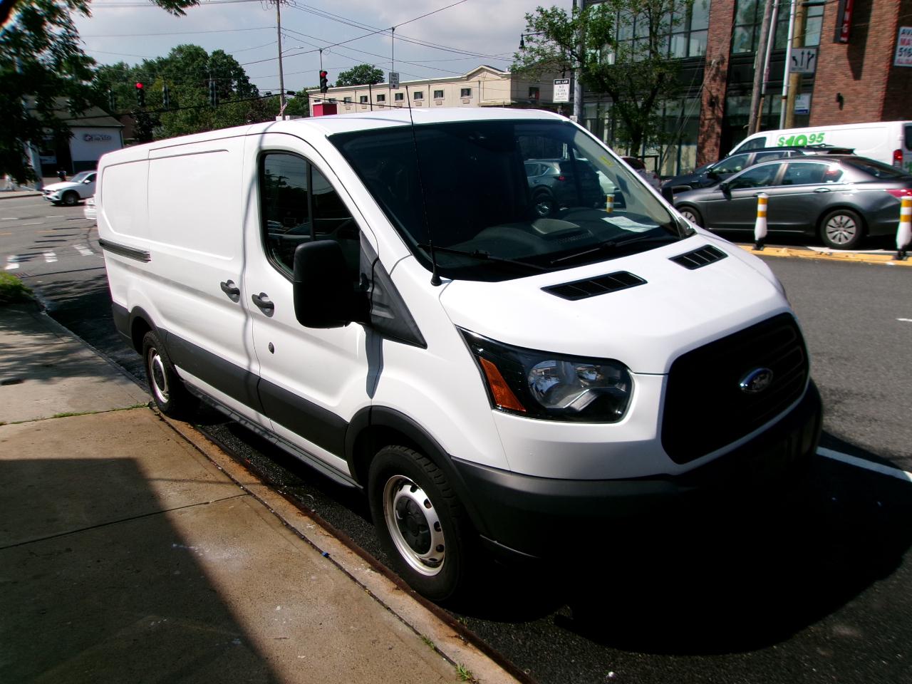 Ford Transit 150 Van Low Roof w/Sliding Pass. 130-in. WB 2019