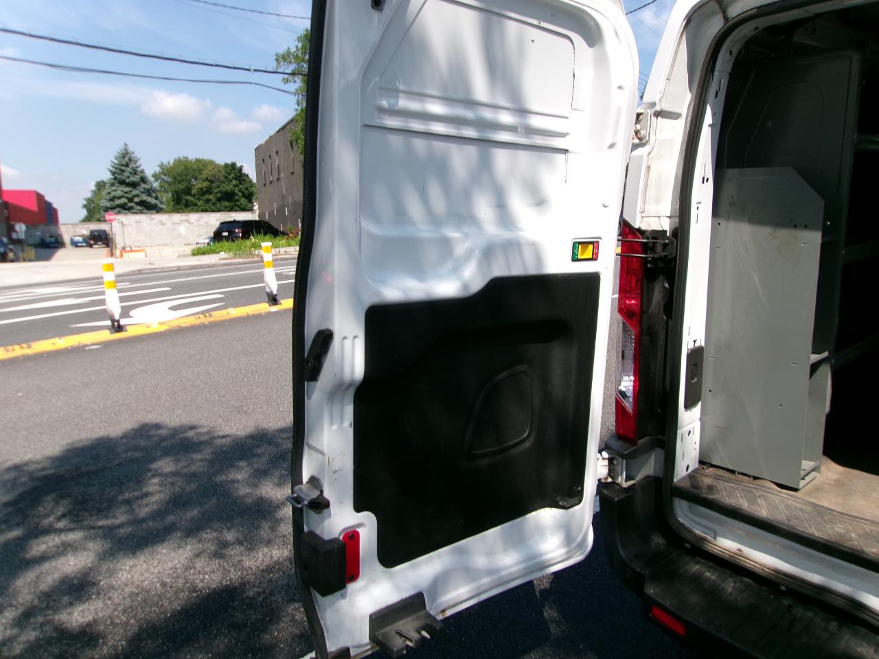 Ford Transit 150 Van Low Roof w/Sliding Pass. 130-in. WB 2019