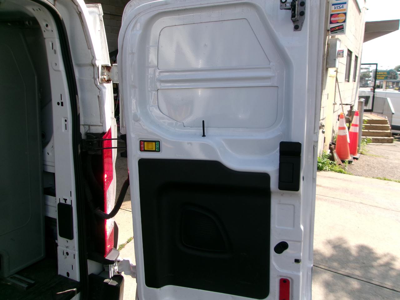 Ford Transit 150 Van Low Roof w/Sliding Pass. 130-in. WB 2019