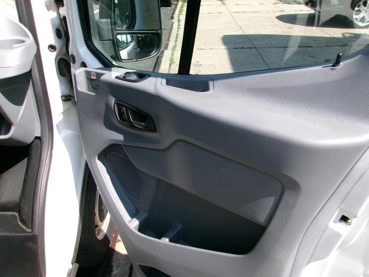 Ford Transit 150 Van Low Roof w/Sliding Pass. 130-in. WB 2019