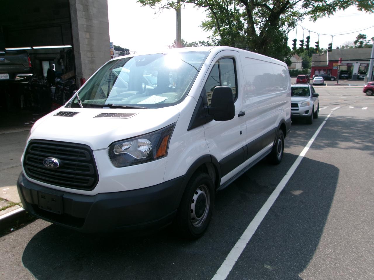 Ford Transit 150 Van Low Roof 60/40 Pass. 130-in. WB 2016