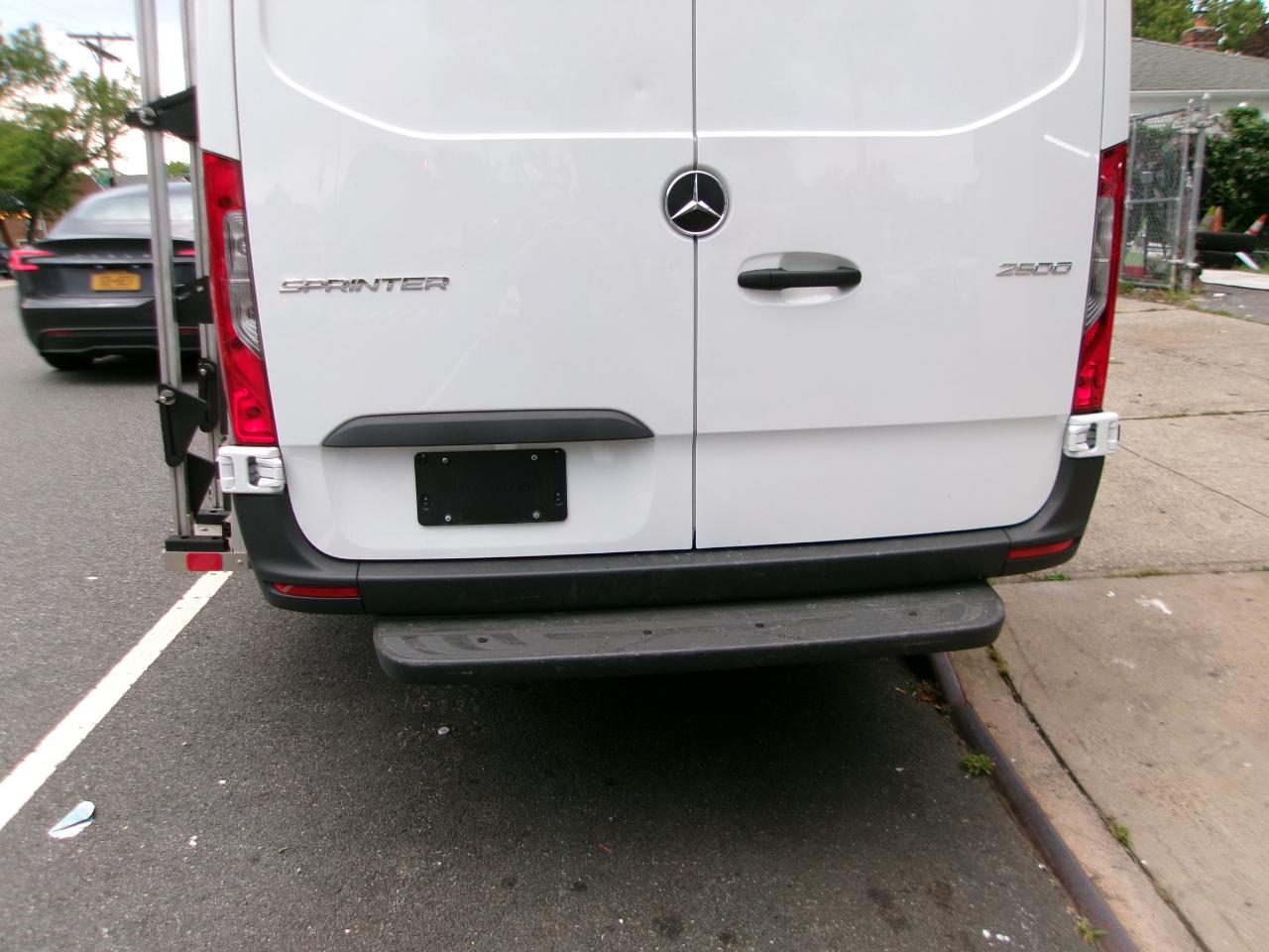 Mercedes-Benz Sprinter 2500 170-in. WB 2023