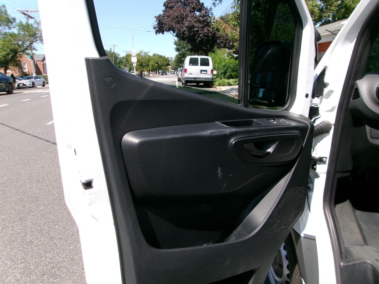 Mercedes-Benz Sprinter 2500 170-in. WB 2023