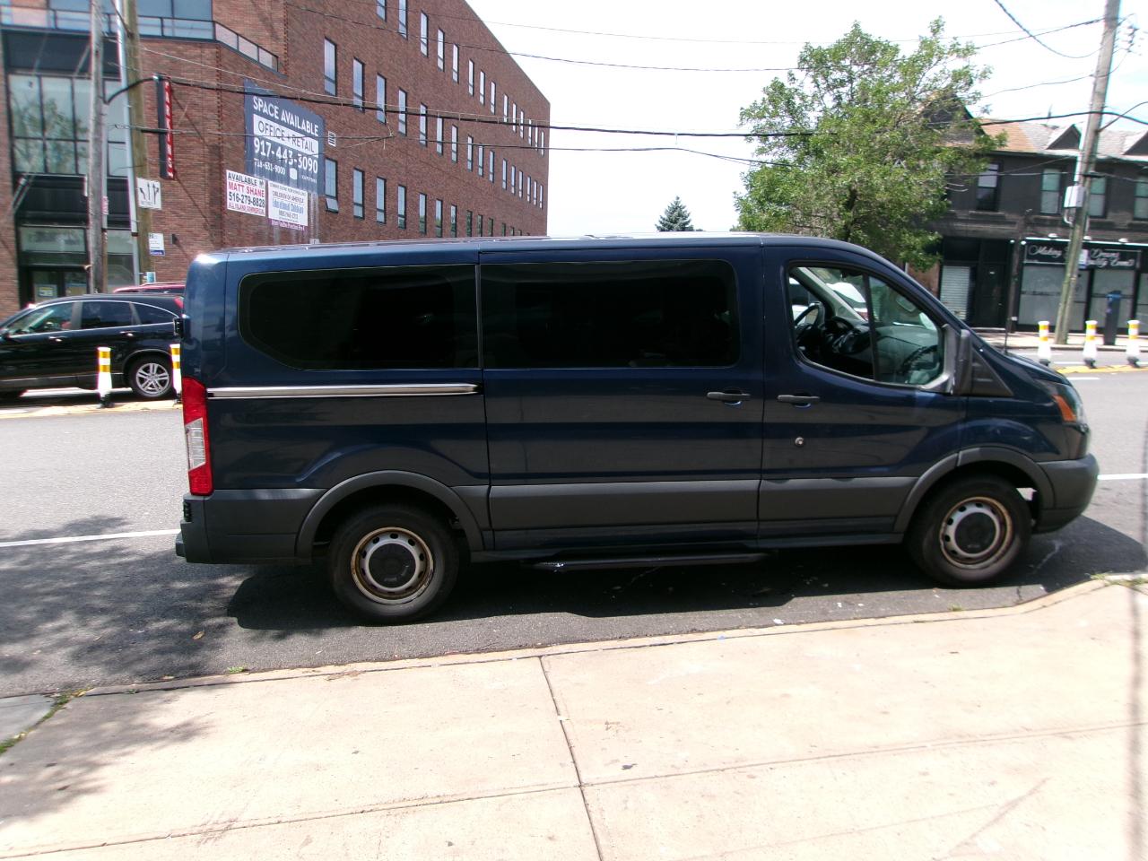 Ford Transit 150 Wagon Low Roof XL w/Sliding Pass. 130-in. WB 2018