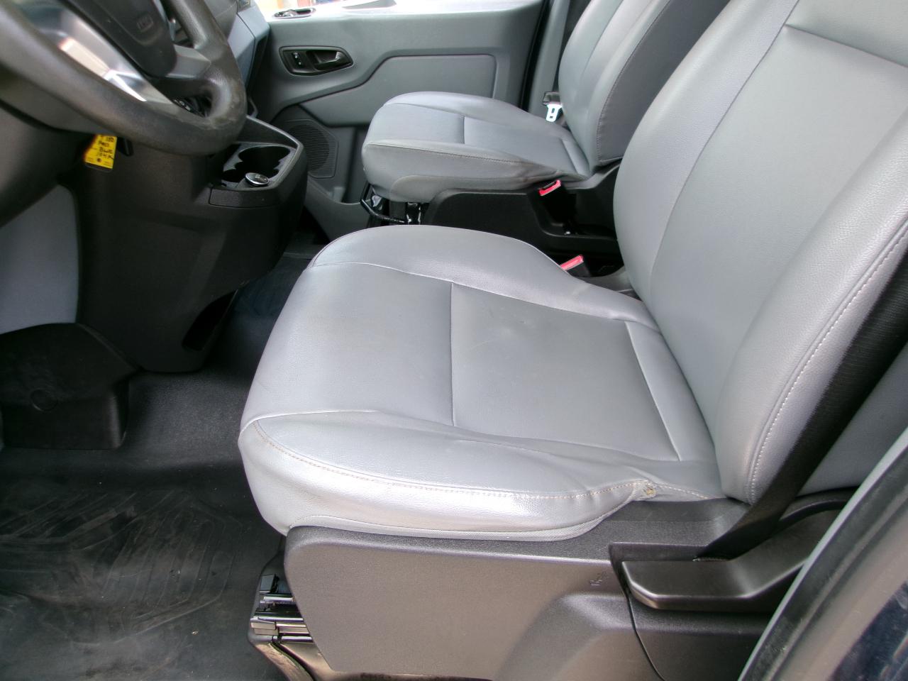 Ford Transit 150 Wagon Low Roof XL w/Sliding Pass. 130-in. WB 2018