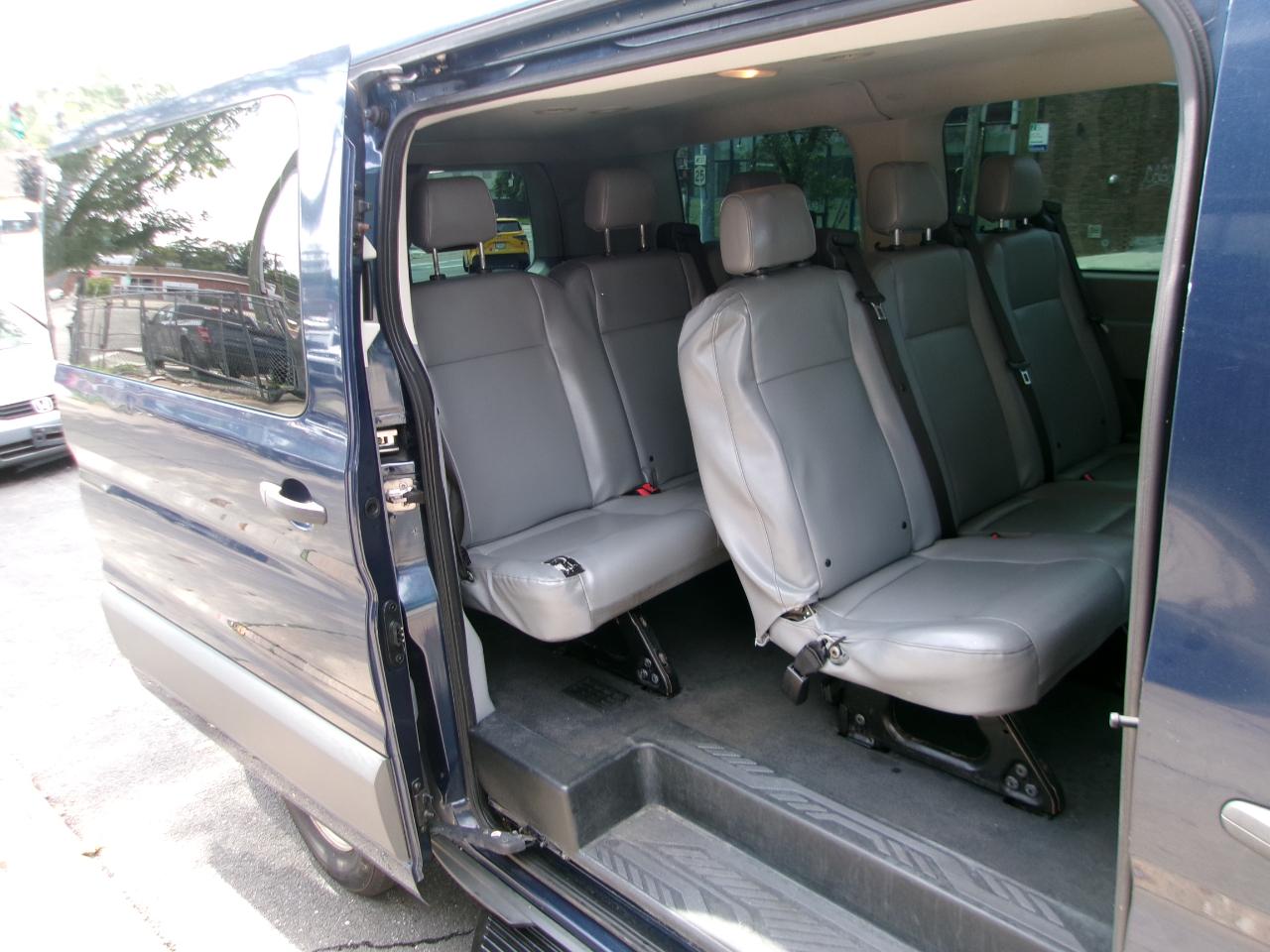 Ford Transit 150 Wagon Low Roof XL w/Sliding Pass. 130-in. WB 2018