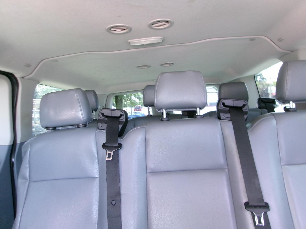 Ford Transit 150 Wagon Low Roof XL w/Sliding Pass. 130-in. WB 2018