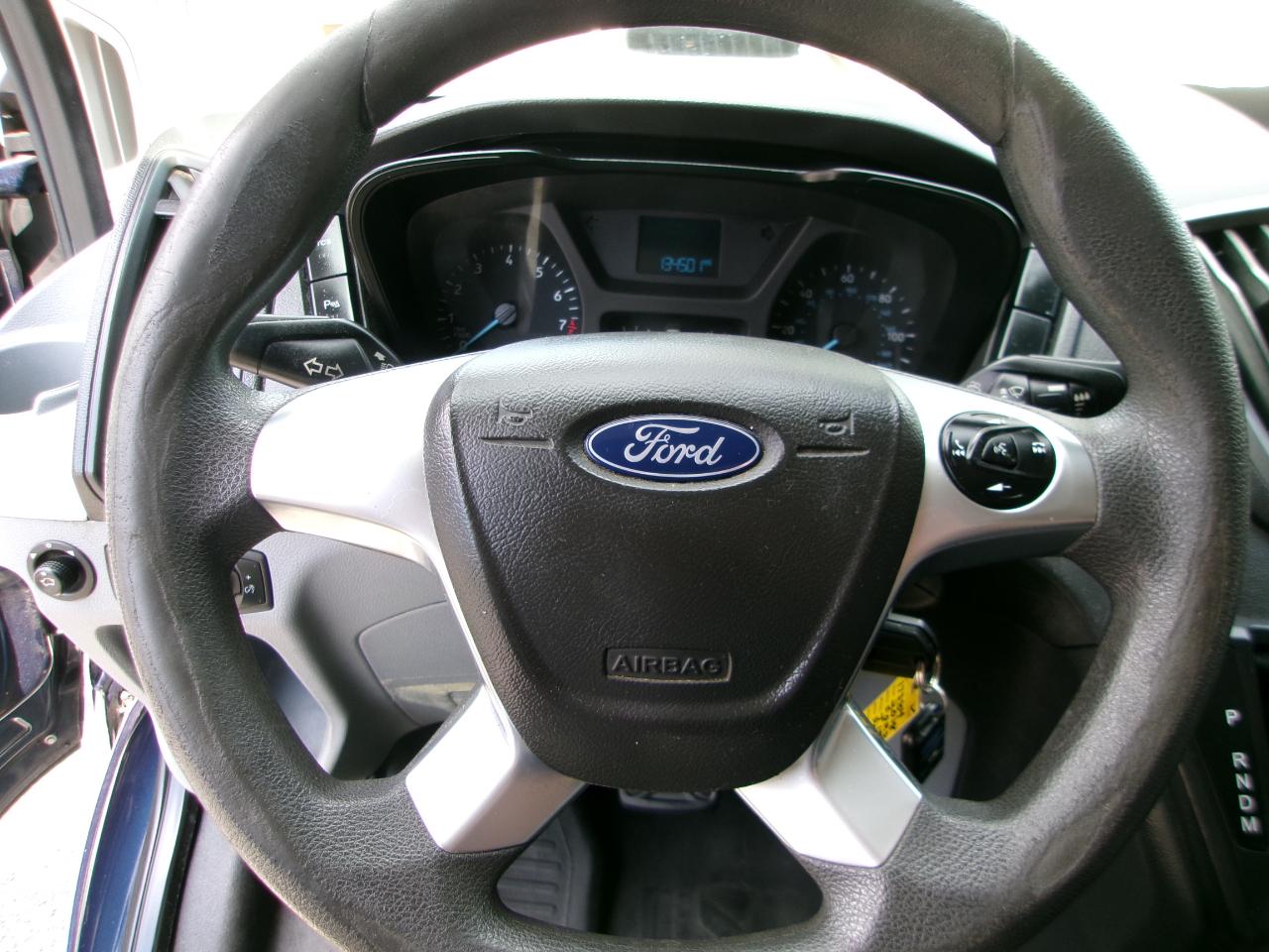 Ford Transit 150 Wagon Low Roof XL w/Sliding Pass. 130-in. WB 2018
