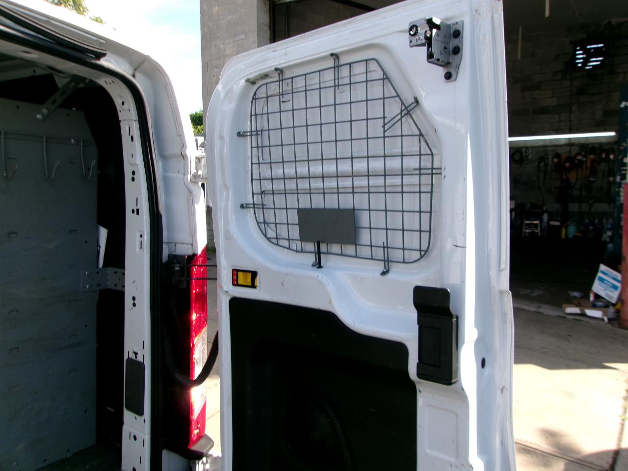 Ford Transit 250 Van Low Roof w/Sliding Pass. 130-in. WB 2020