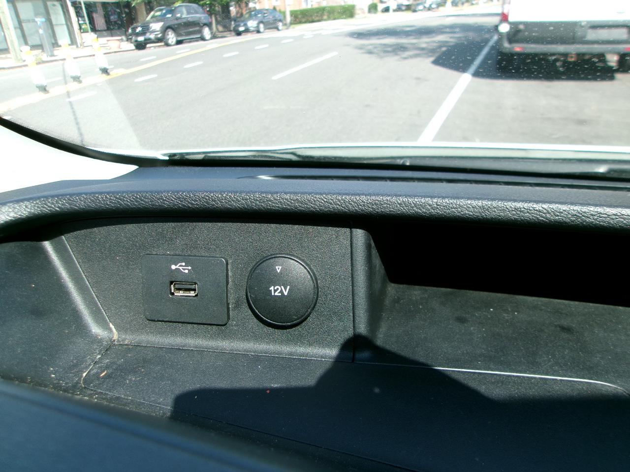 Ford Transit 250 Van Low Roof w/Sliding Pass. 130-in. WB 2020