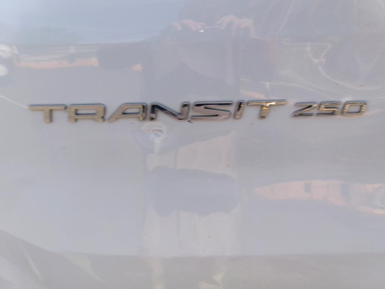 Ford Transit 250 Van Low Roof w/Sliding Pass. 130-in. WB 2020