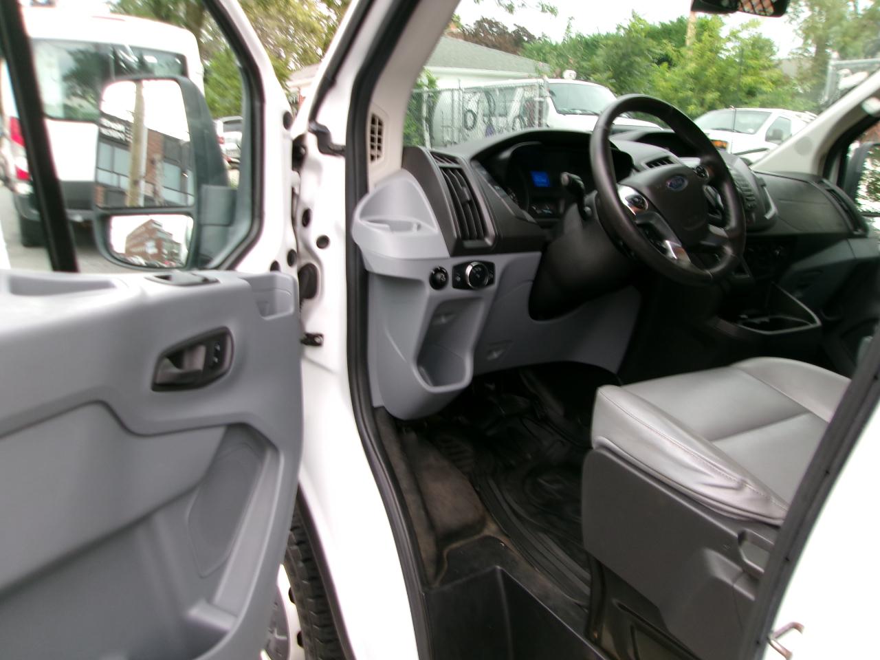 Ford Transit 250 Van Med. Roof w/Sliding Pass. 130-in. WB 2016