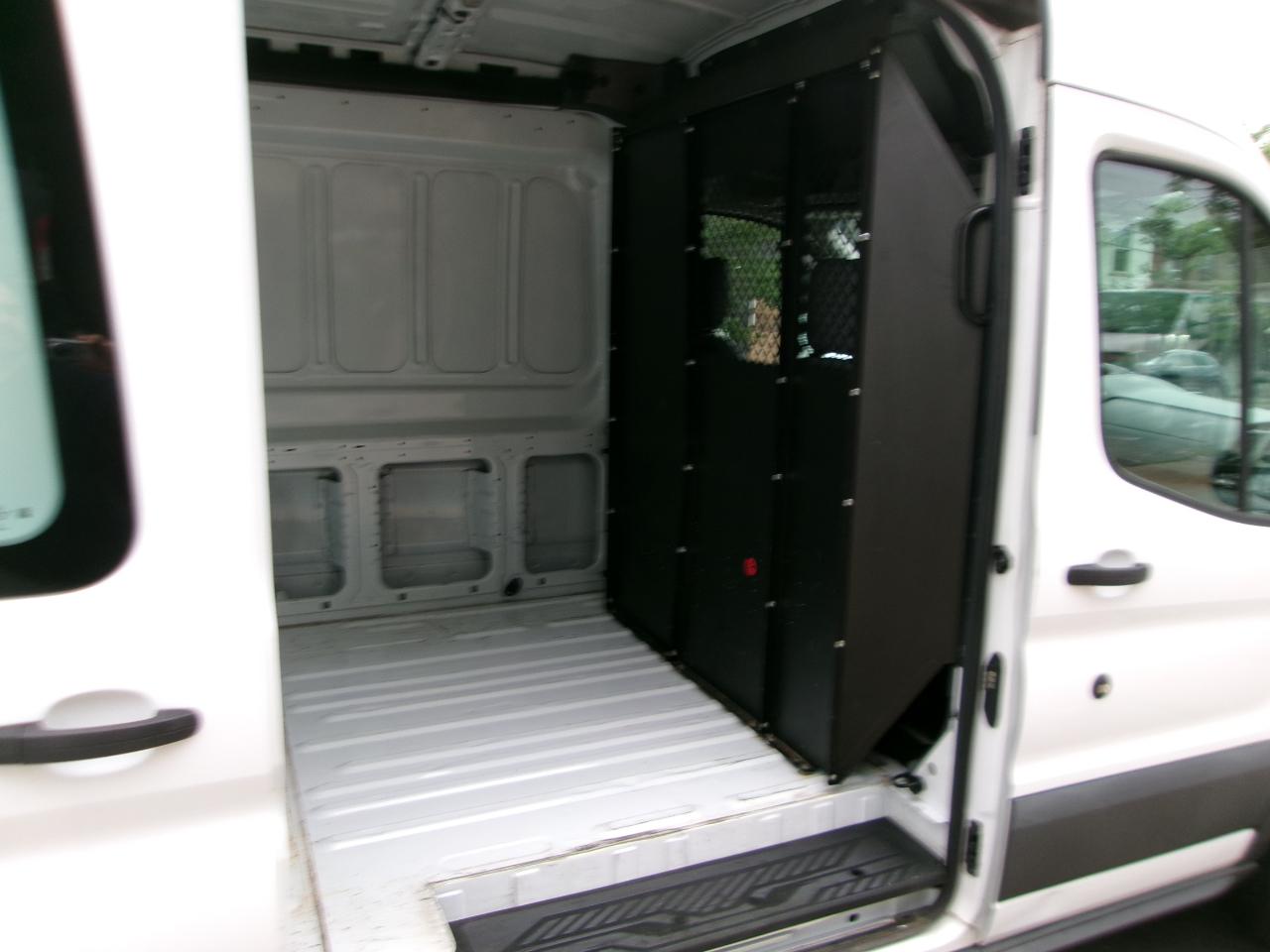 Ford Transit 250 Van Med. Roof w/Sliding Pass. 130-in. WB 2016