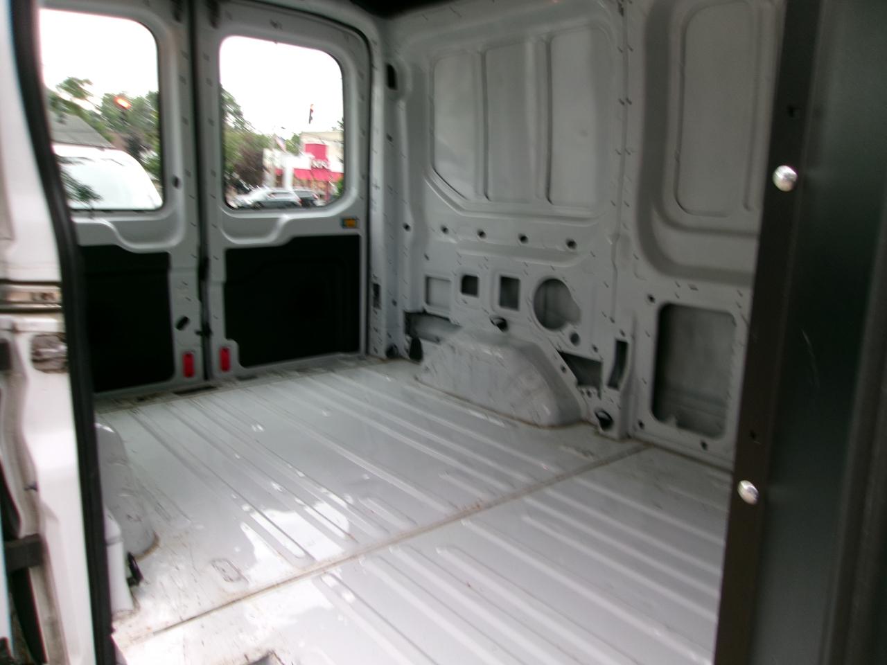 Ford Transit 250 Van Med. Roof w/Sliding Pass. 130-in. WB 2016