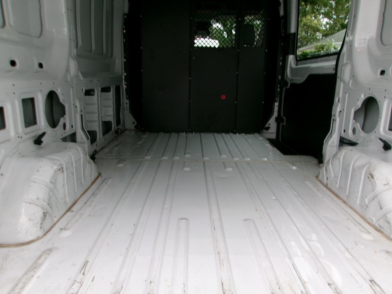Ford Transit 250 Van Med. Roof w/Sliding Pass. 130-in. WB 2016