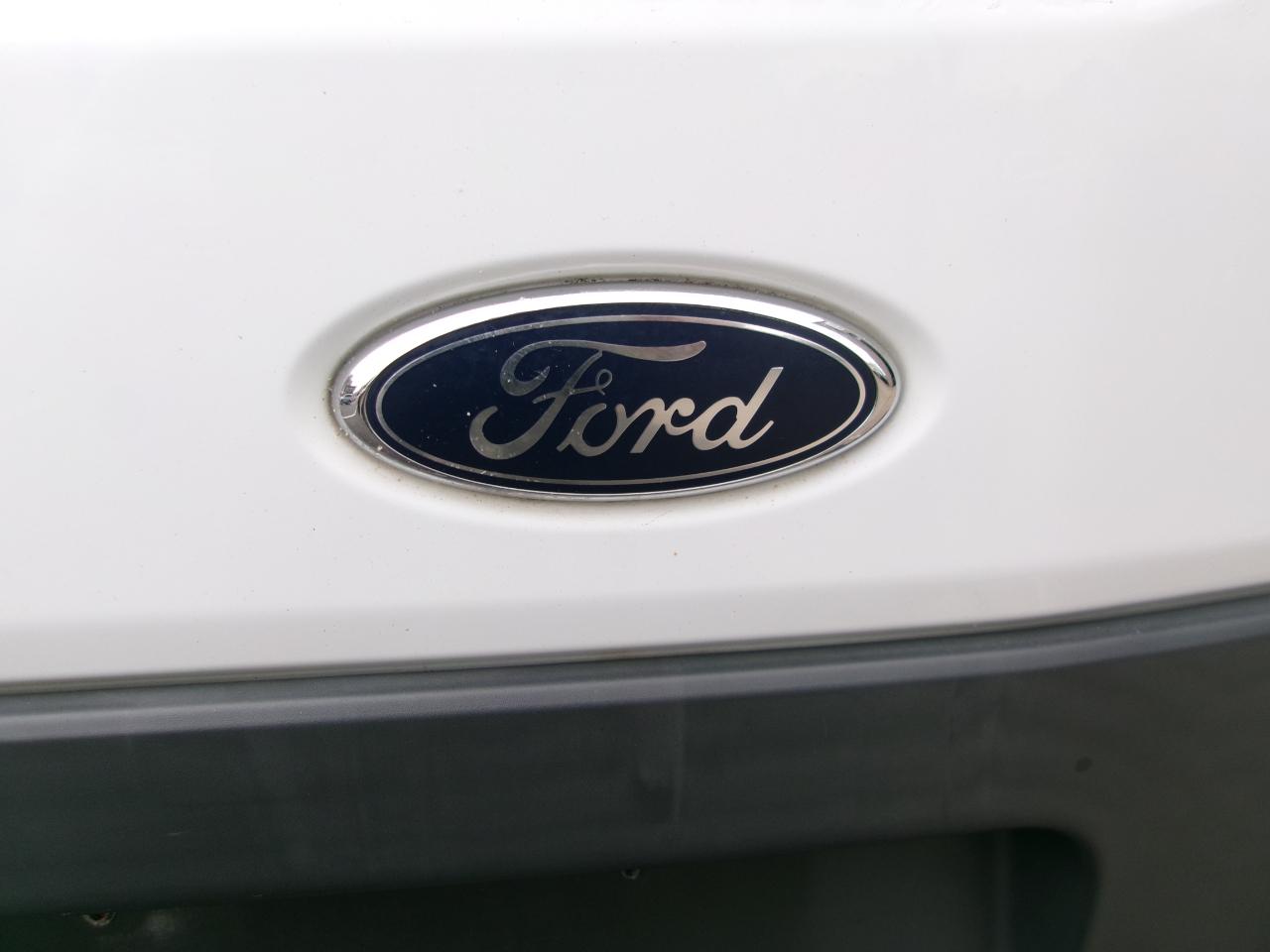 Ford Transit 250 Van Med. Roof w/Sliding Pass. 130-in. WB 2016