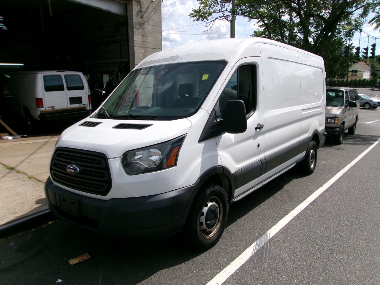 Ford Transit 250 Van Med. Roof w/Sliding Pass. 148-in. WB 2016