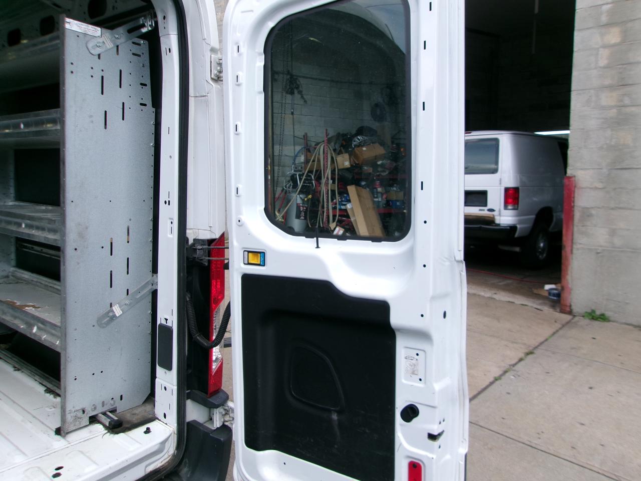 Ford Transit 250 Van Med. Roof w/Sliding Pass. 148-in. WB 2016